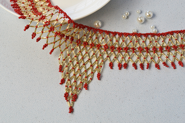Here is the final look of the beading choker necklace: