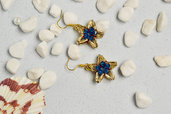 final look of these beaded star earrings