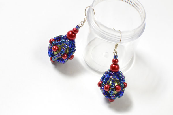 Time for the final look of this pair of purple seed bead ball drop earrings!!