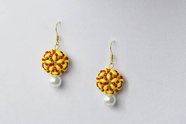 final look of the yellow seed bead ball earrings