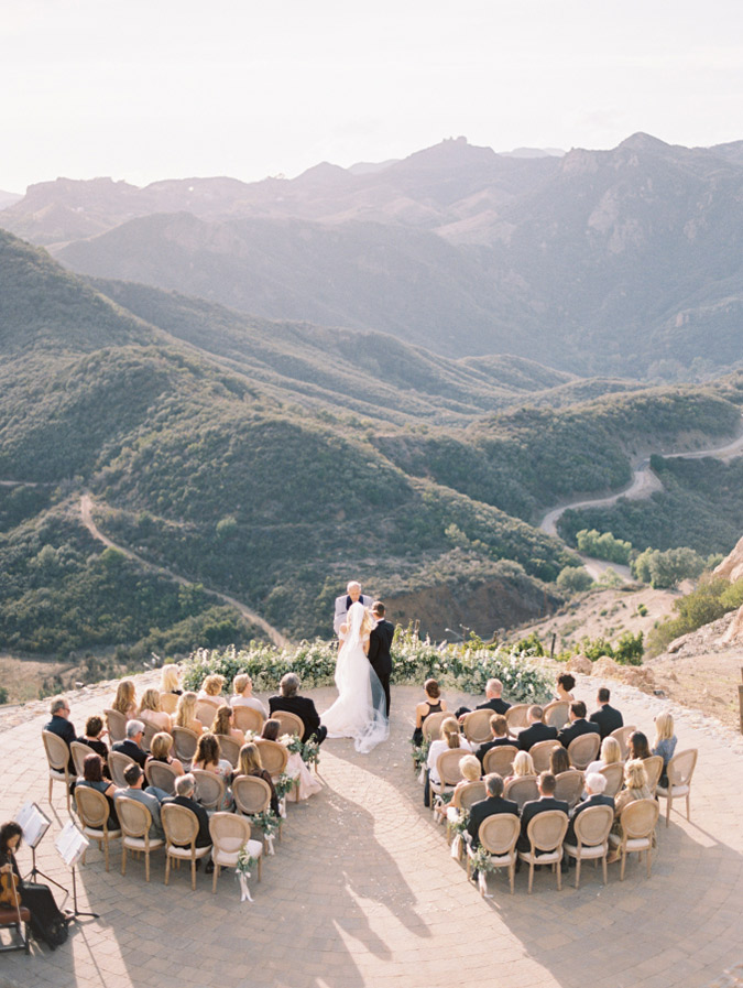 Plan an unforgettable wedding with the biggest wedding trends of 2016