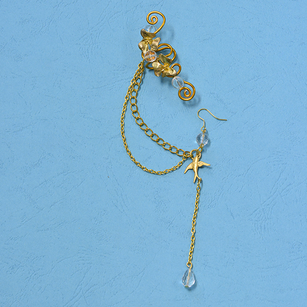 final look of the golden wire wrapped and chain earring