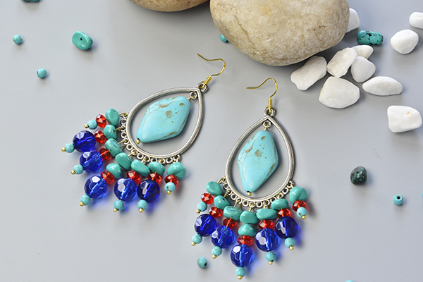 final look of the turquoise chandelier earrings