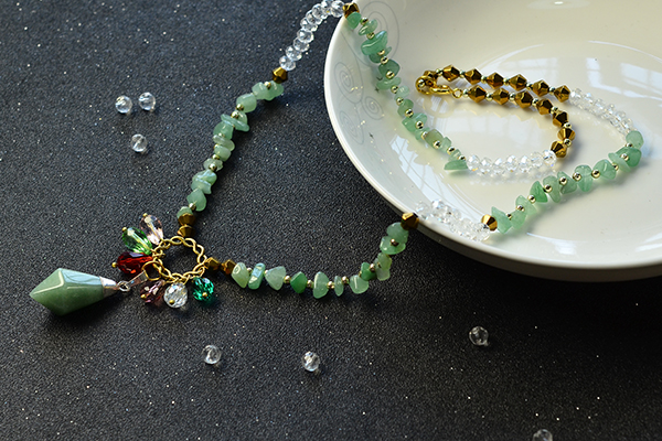 final look of the green gemstone bead necklace