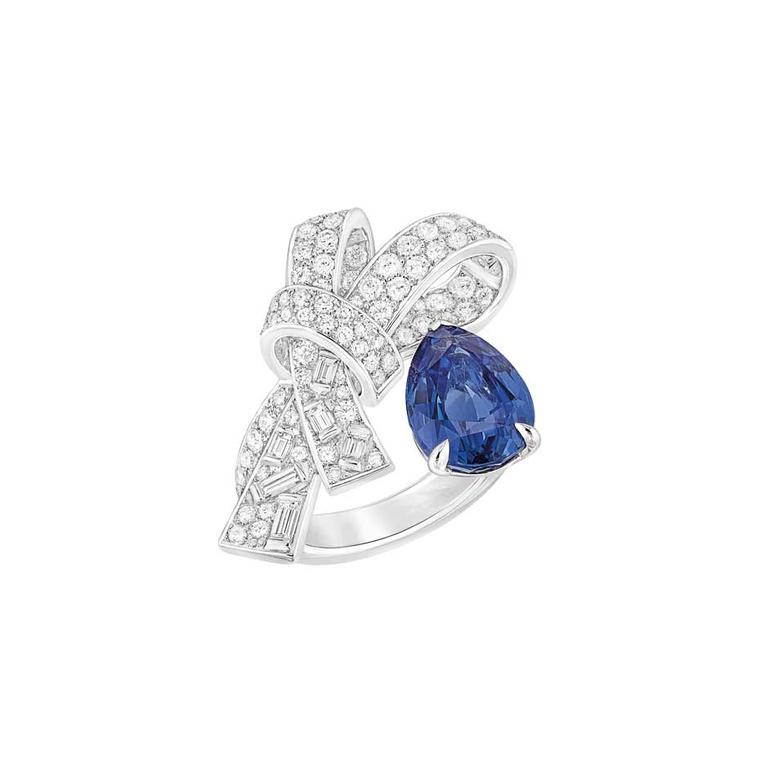 Chanel high jewellery Ruban ring in white gold with diamonds and a 4.7 carat pear-cut sapphire from the new Les Intemporels de Chanel collection.