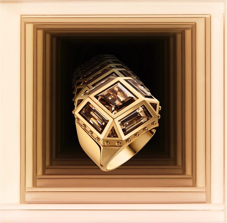 Louis Vuitton Emprise ring in yellow gold, set with a smoky quartz.