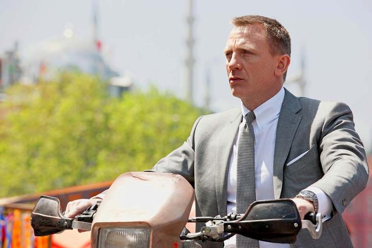 A cool and collected Daniel Craig in Skyfall sporting an Omega Seamaster watch.