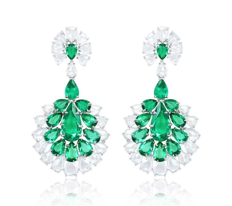 Sutra Colombian emerald earrings with diamonds in white gold.