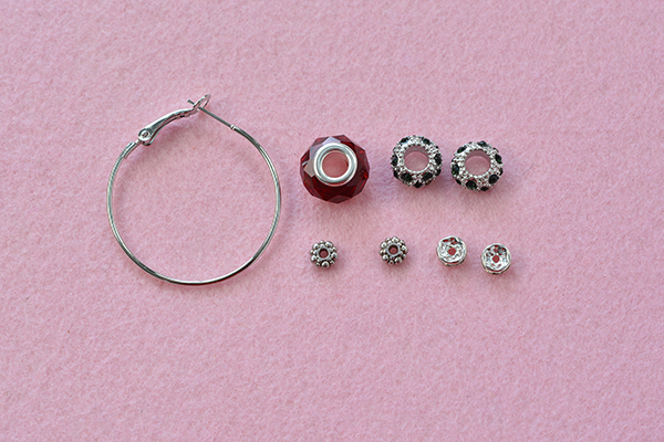 Supplies in making the glass and rhinestone European beads Pandora earrings： 