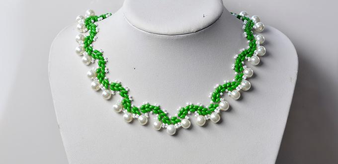 How to Make a Collar Necklace with 2-Hole Seed Beads and White Pearl Beads