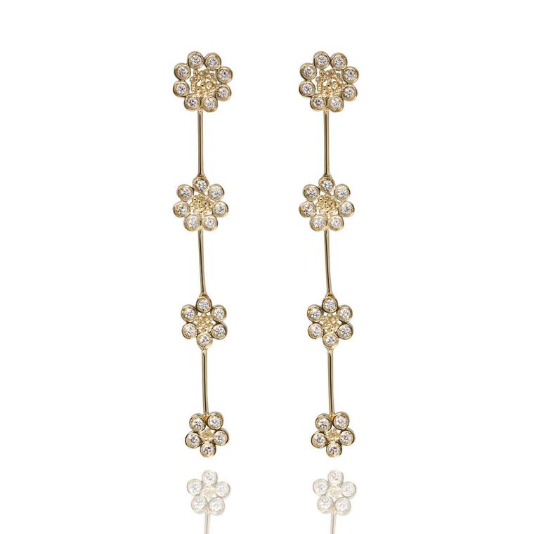 Carla Amorim daisy earrings in yellow gold and diamonds