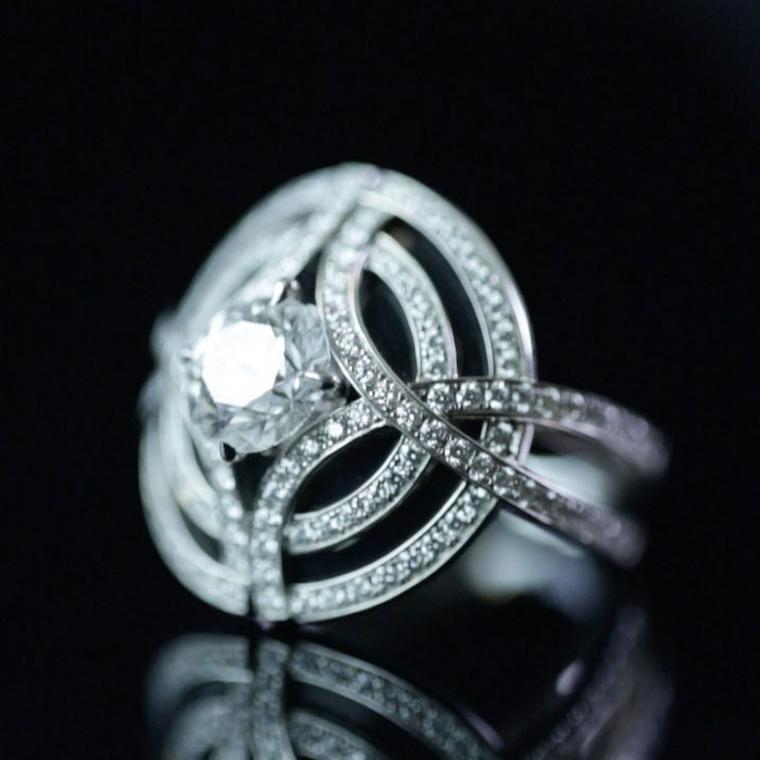 Cartier Galanterie diamond ring