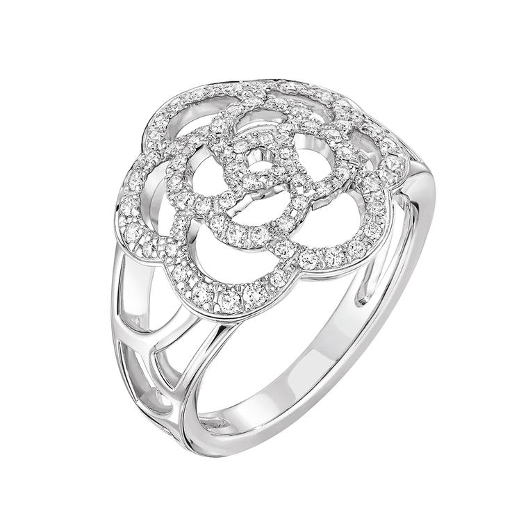 Chanel Bague Camélia diamond ring in white gold