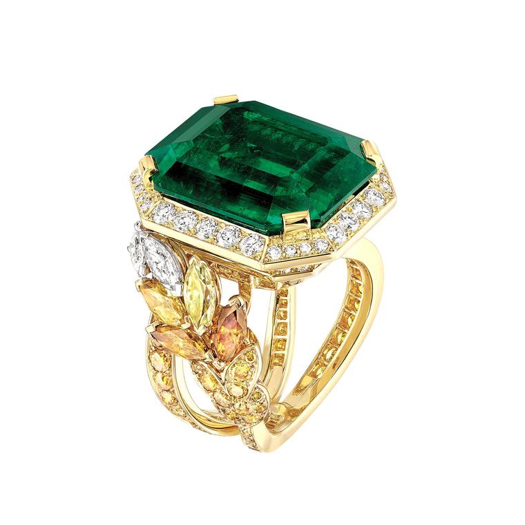 Chanel Les Blés Epi Vendome emerald ring