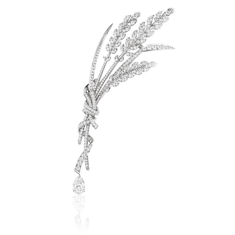 La Nature de Chaumet Offrandes d’Eté Wheat brooch in white gold, set with a 2.21ct pear-shaped diamond