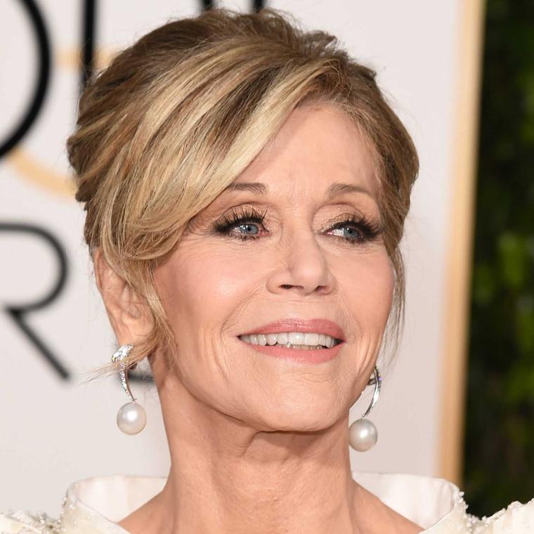 Jane Fonda wore extravagant pearl earrings by Chopard to the Golden Globes 2016