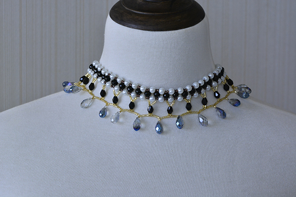 The final look of this choker necklace is shown below: