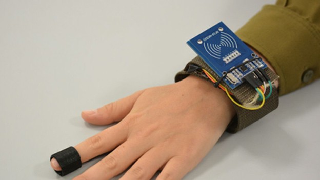 Smartwatches for soldiers: This wearable monitors vital signs of the wounded
