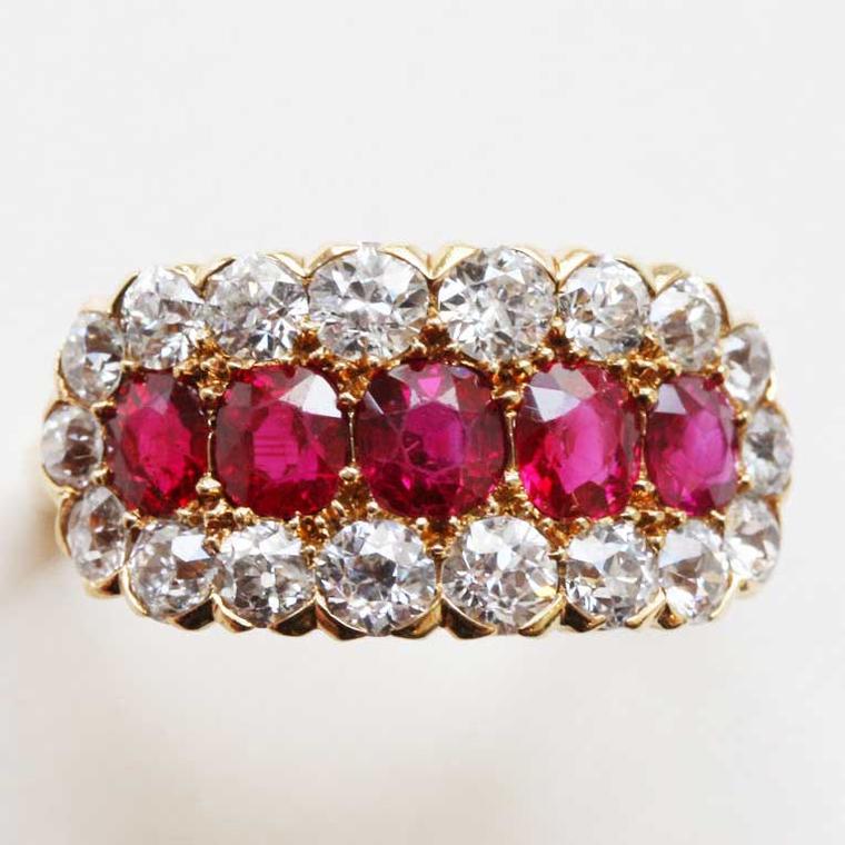 Kunsthandel Inez Stodel five-stone Victorian ruby ring