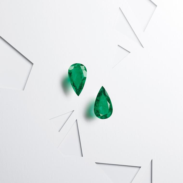 Pair of masterpieces pear-cut Muzo emeralds