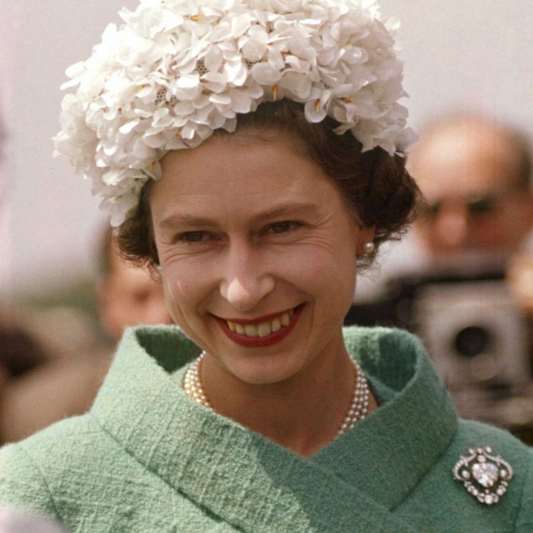 The Queen wearing the Cullinan V Heart brooch
