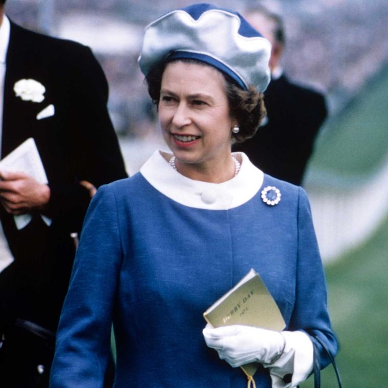 The Queen wearing the Prince Albert brooch