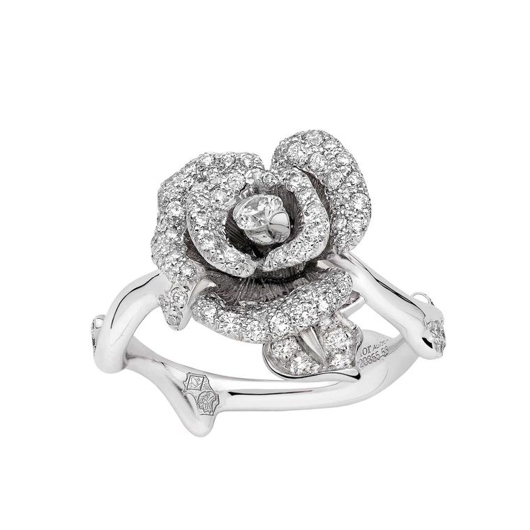 Dior Bagatelle engagement ring in white gold