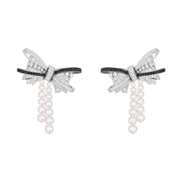Chanel pearl earrings