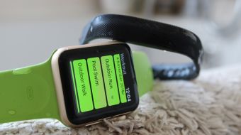 Swimming with Apple Watch Series 2 and Fitbit Flex 2