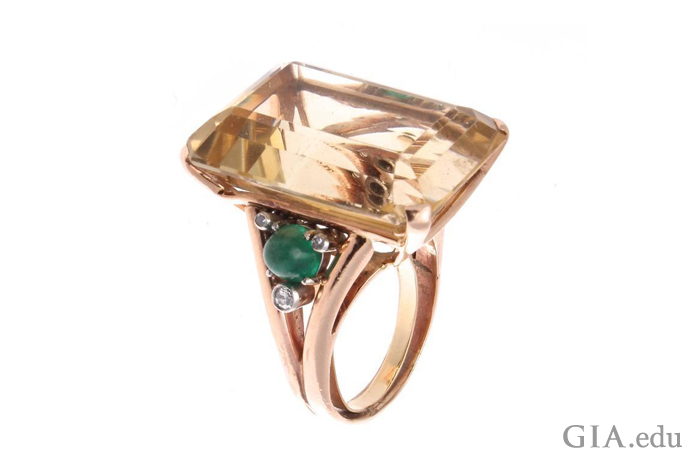 This classic Retro-era cocktail ring demands to be noticed.