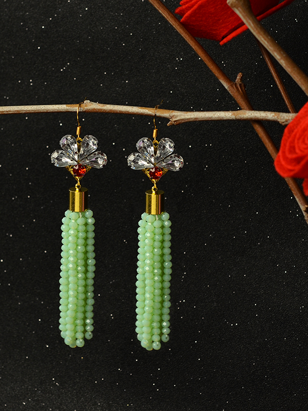 the finished green tassel earrings: