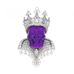 “Savor life to the fullest15” is the message of Victoire de Castellane for Dior Joaillerie’s 2009 Reines et Rois Haute Joaillerie collection made from platinum, diamonds and colored stones. The King of Sugilite pendant is one of 10 pendants (kings) and 10 rings (queens). Courtesy: 1stdibs.com