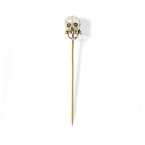 The dead return to life in Cadet-Picard’s gold and enameled stick pin from 1867: the eyes move and the jaws open and close12. © Victoria and Albert Museum, London.