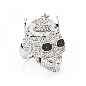 The King’s Crown, with 2.75 carats of diamonds in 10K white gold, captures the spirit of the Day of the Dead. Courtesy: www.ItsHot.com