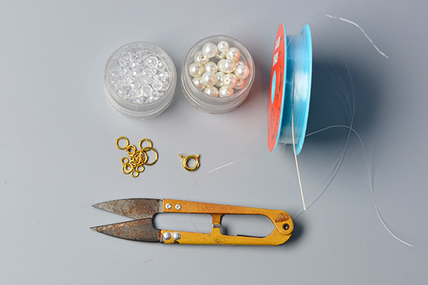 materials and tools needed in DIY the crystal glass bead necklace