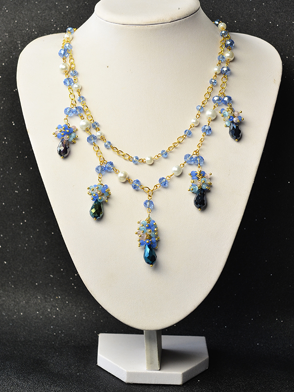 Now, this pretty handmade glass beads chain necklace has been finished: