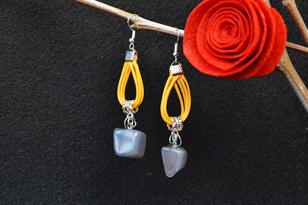 the final look of the gemstone dangle earrings